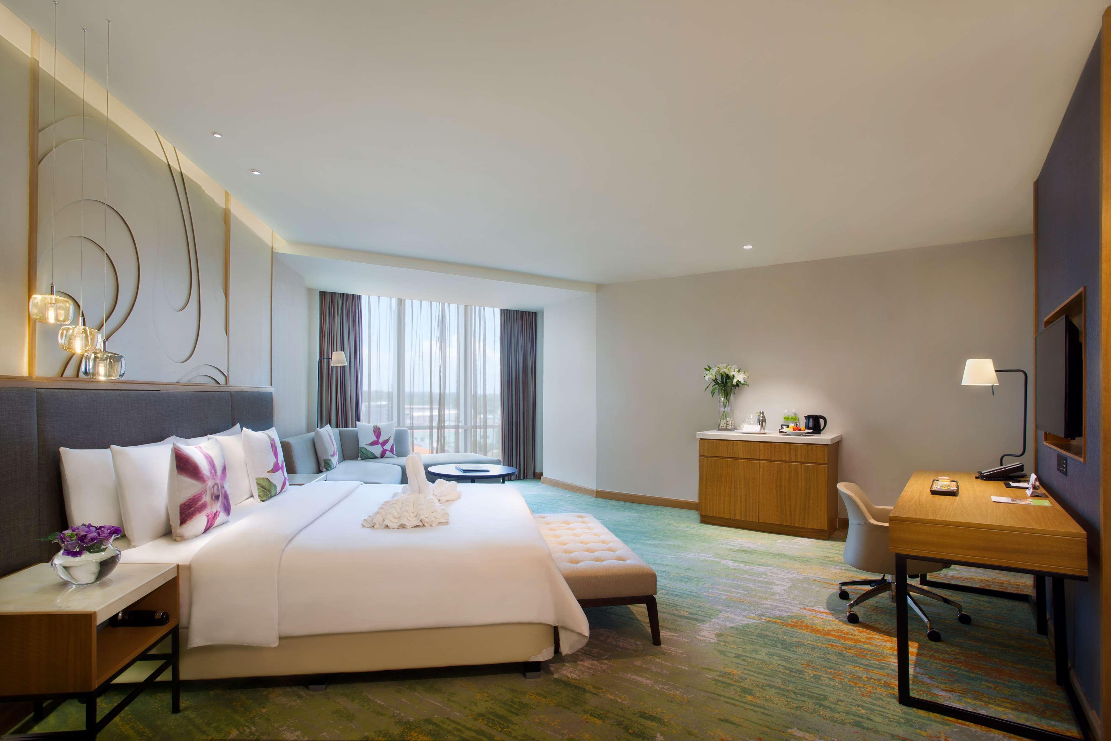 Radisson Golf & Convention Center होटल 4*