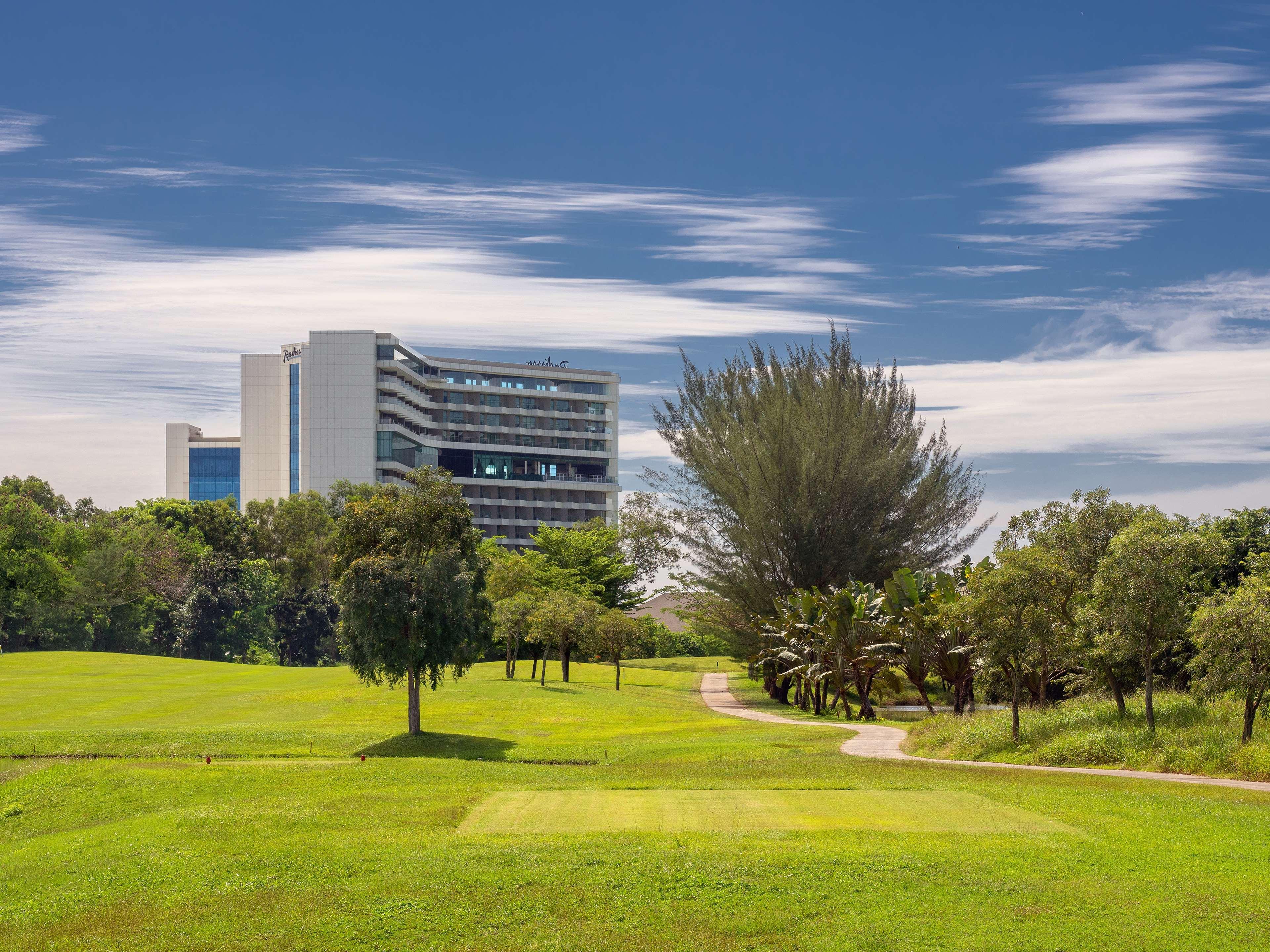 होटल Radisson Golf & Convention Center Batam